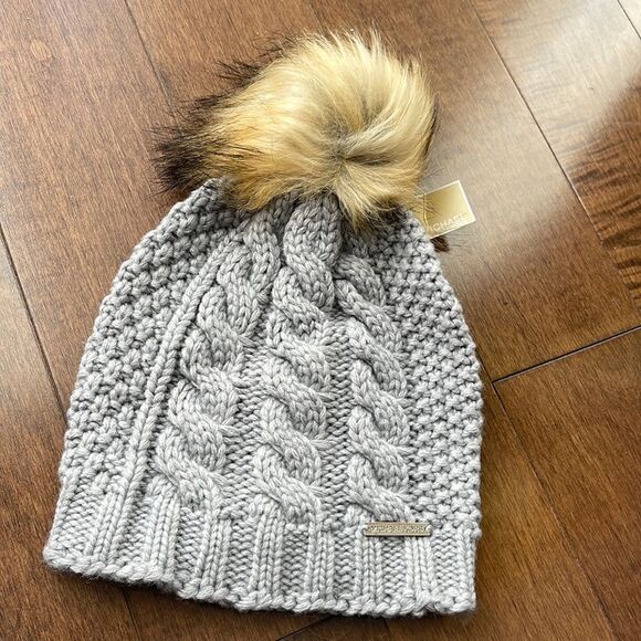 Michael Kors Pom Pom Knit Hat NEW - Picture 1 of 1
